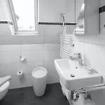 Apartment Captains *